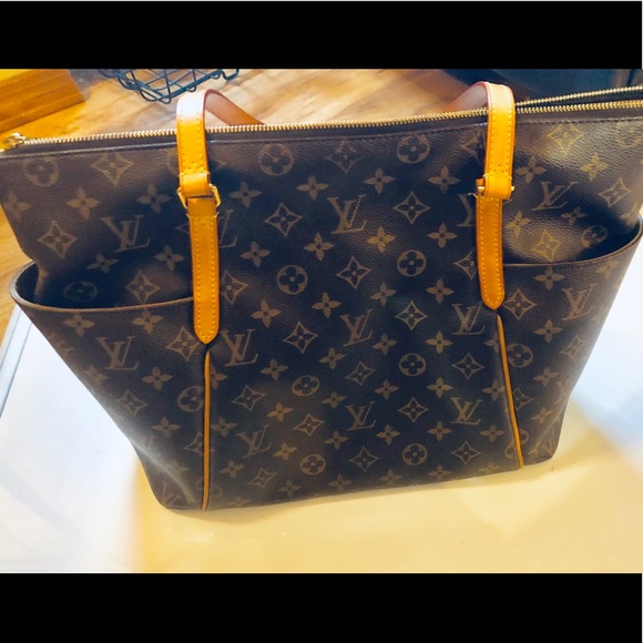 Limited Edition Louis Vuitton Bag - Picture 2 of 8